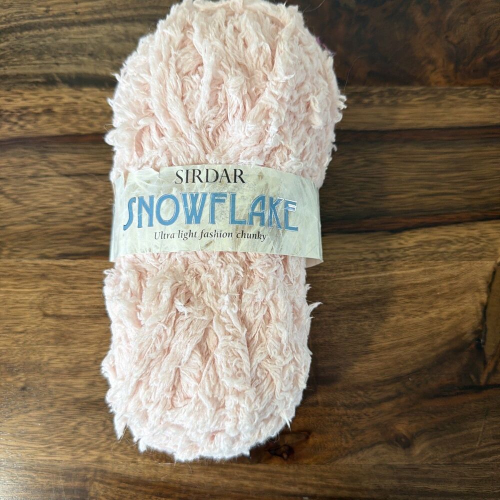 SIRDAR SNOWFLAKE YARN - Baby Pink soft & cuddly 186 yds